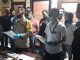Kapolres Pidie Jaya, AKBP Musbagh Ni'am bersama tersangka pelaku pencurian berinisial YL di Mapolres Pidie Jaya, Rabu 17 Juni 2020. (Courtesy: Polres Pidie Jaya)